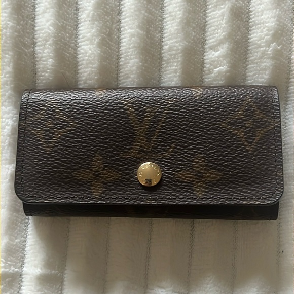 Louis Vuitton Accessories - Louis Vuitton 4 Key Holder